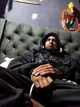 hairy mannn online show from December 4, 4:55 am