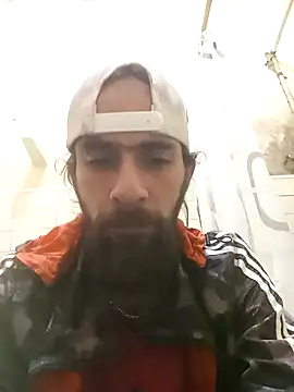 Snapshot of hairy_mannn chatting on April 28, 6:24 pm hairy mannn online show from April 28, 6:24 pm