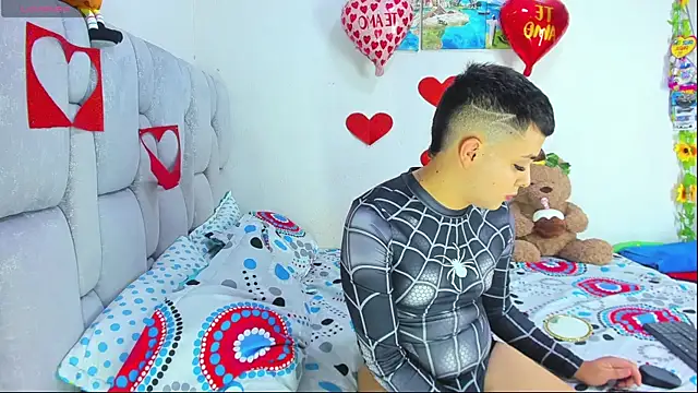 Snapshot of christopher_Hot chatting on February 17, 7:53 pm christopher Hot online show from February 17, 7:53 pm