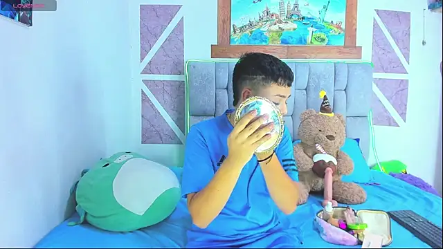 Snapshot of christopher_Hot chatting on February 26, 5:23 pm christopher Hot online show from February 26, 5:23 pm