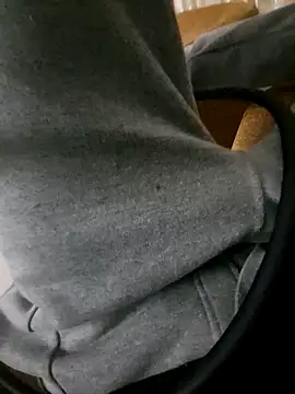 Snapshot of LuciousLyon chatting on October 29, 10:44 pm LuciousLyon online show from October 29, 10:44 pm