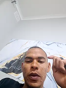 Snapshot of LuciousLyon chatting on November 5, 9:04 pm LuciousLyon online show from November 5, 9:04 pm