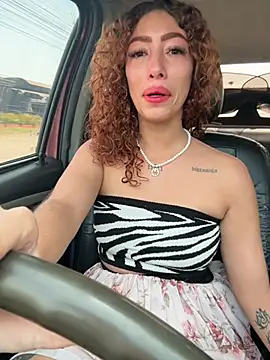 Snapshot of roxyrougee chatting on February 25, 2:48 pm roxyrougee online show from February 25, 2:48 pm