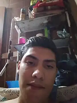 Snapshot of aispuro8505 chatting on April 6, 7:31 am aispuro8505 online show from April 6, 7:31 am