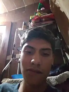 Snapshot of aispuro8505 chatting on April 7, 7:53 am aispuro8505 online show from April 7, 7:53 am