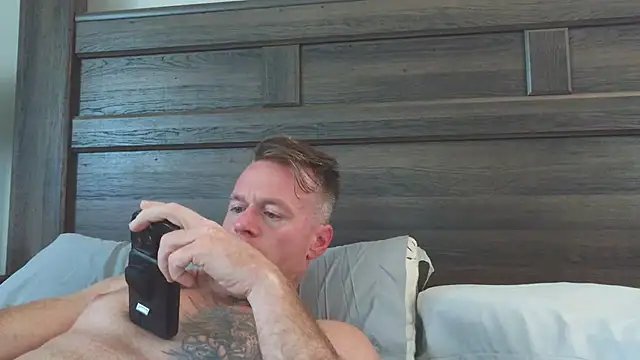 DILFiGuess11 online show from July 4, 3:51 pm