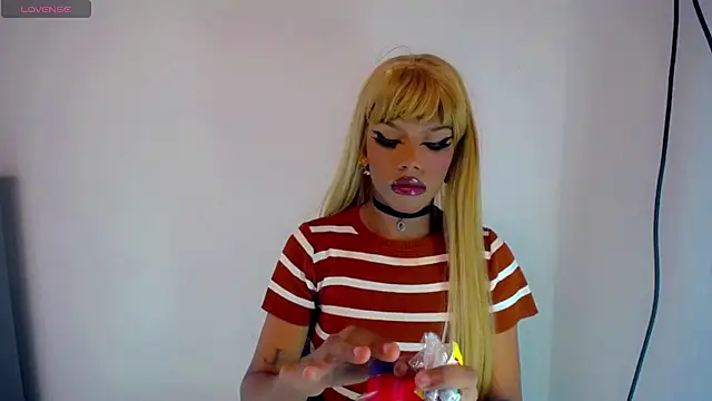 Snapshot of TheBlackwidows chatting on September 15, 7:58 pm TheBlackwidows online show from September 15, 7:58 pm