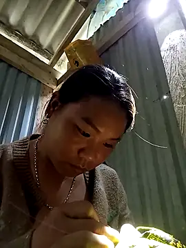 may-squirl online show from September 26, 4:16 am