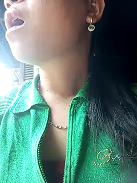 may-squirl online show from October 6, 4:32 am