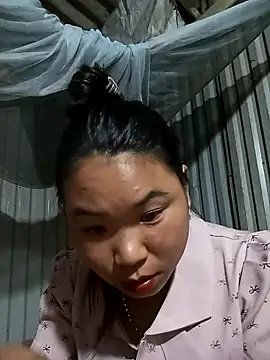 may-squirl online show from October 18, 11:33 am