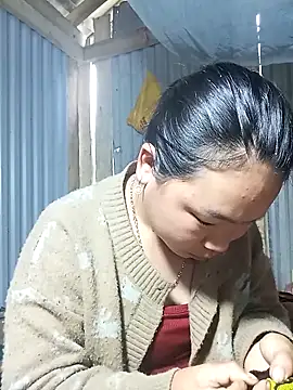 may-squirl online show from November 2, 5:54 am