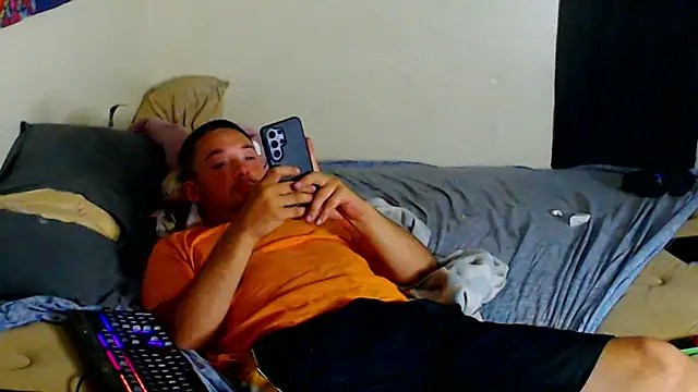 Snapshot of YoBlezz chatting on June 12, 1:37 am YoBlezz online show from June 12, 1:37 am