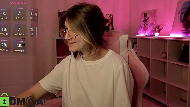 Snapshot of Agnes_Passero chatting on October 12, 9:30 am Agnes Passero online show from October 12, 9:30 am