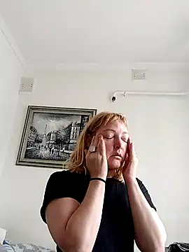 LiluLiluLilu online show from September 12, 6:13 am