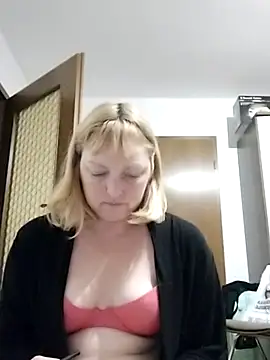 LiluLiluLilu online show from September 23, 8:23 pm