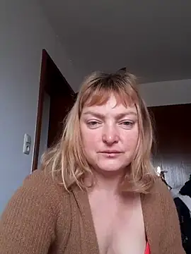 LiluLiluLilu online show from November 28, 9:56 am