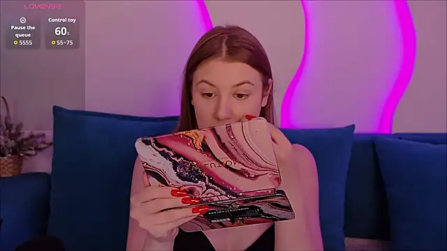 MelanieHenders online show from December 20, 5:47 am