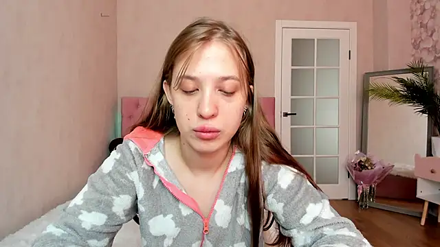 Snapshot of LightStar_18 chatting on September 17, 9:11 am LightStar 18 online show from September 17, 9:11 am