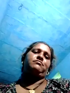 Snapshot of Ishwariya_Hatwal chatting on September 18, 2:57 am Ishwariya Hatwal online show from September 18, 2:57 am