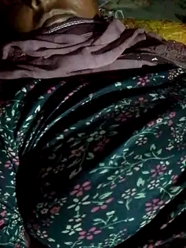 Snapshot of Ishwariya_Hatwal chatting on October 3, 2:47 pm Ishwariya Hatwal online show from October 3, 2:47 pm