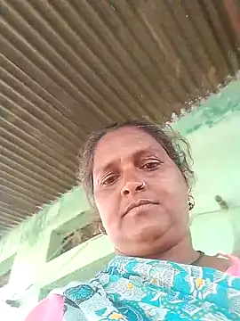 Snapshot of Ishwariya_Hatwal chatting on October 10, 3:05 am Ishwariya Hatwal online show from October 10, 3:05 am