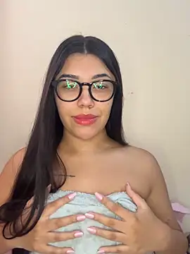 Snapshot of Alexa69xx chatting on December 16, 3:39 pm Alexa69xx online show from December 16, 3:39 pm