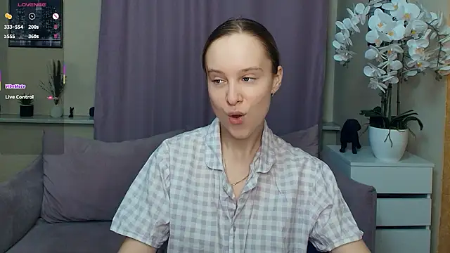 SoonMoor online show from March 22, 6:33 pm