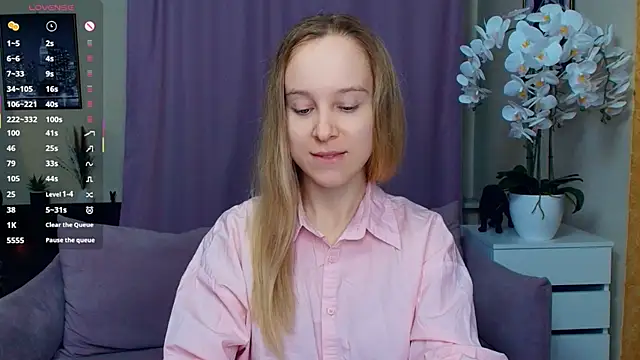 SoonMoor online show from April 11, 6:34 pm