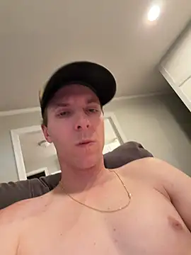 Snapshot of Badstepson33 chatting on June 6, 6:45 pm Badstepson33 online show from June 6, 6:45 pm