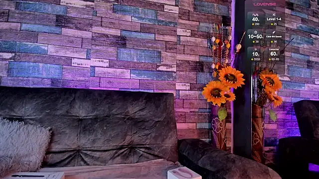 LolaXXXperience online show from December 3, 11:52 am