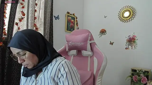 Snapshot of dalila_kemur chatting on May 26, 3:30 pm dalila kemur online show from May 26, 3:30 pm