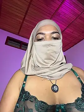 Snapshot of Yuli_arabic chatting on July 30, 6:40 pm Yuli arabic online show from July 30, 6:40 pm
