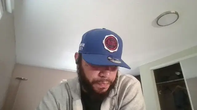 Snapshot of Brownroyal chatting on June 12, 12:53 am Brownroyal online show from June 12, 12:53 am