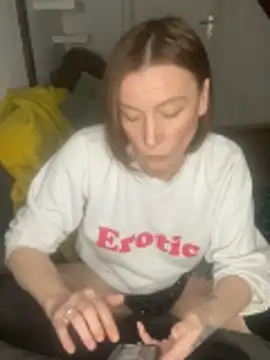 Snapshot of dreamgt chatting on February 3, 7:19 pm dreamgt online show from February 3, 7:19 pm