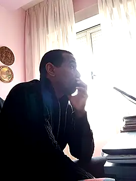 Snapshot of estrogeni chatting on April 23, 9:30 am estrogeni online show from April 23, 9:30 am