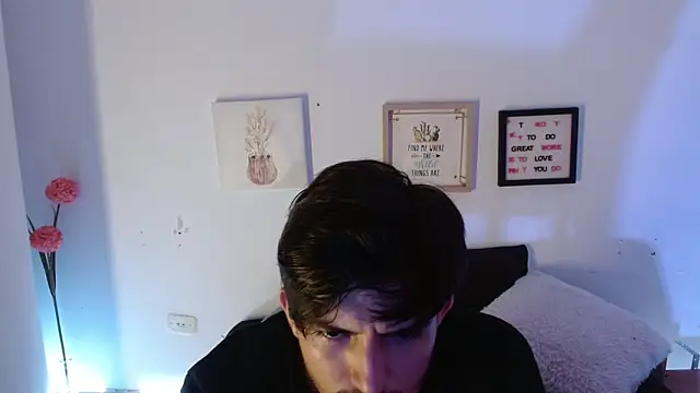 Snapshot of Zyon_benet1 chatting on September 28, 1:27 pm Zyon benet1 online show from September 28, 1:27 pm