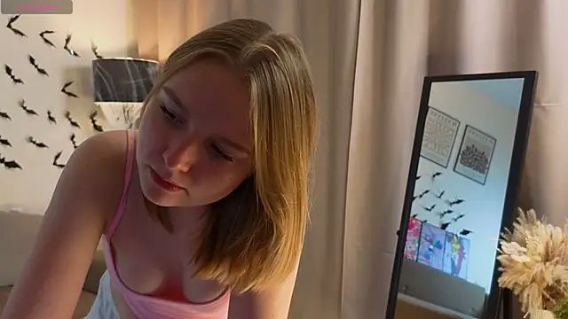 VinnieSerrano online show from November 9, 2:59 pm