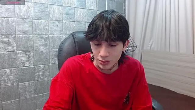 Iantwink18 online show from December 3, 1:02 am