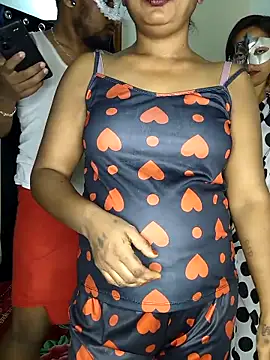 Family02 online show from September 20, 3:46 pm