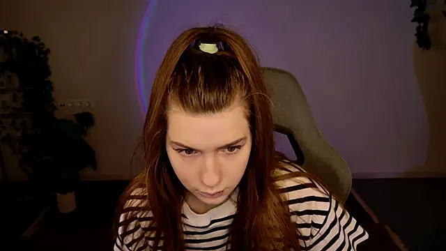 AliceCUNTach online show from December 17, 5:02 am