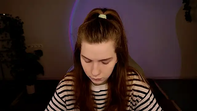 AliceCUNTach online show from December 18, 5:02 am