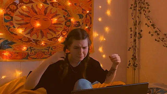 AliceCUNTach online show from February 25, 5:06 am