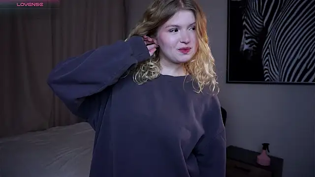 ShontaWasilko online show from November 9, 5:33 pm