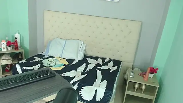 Snapshot of salome_aguilar chatting on September 27, 12:32 pm salome aguilar online show from September 27, 12:32 pm