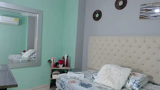 Snapshot of salome_aguilar chatting on October 9, 12:47 pm salome aguilar online show from October 9, 12:47 pm