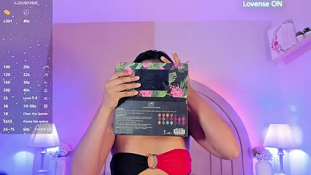 Snapshot of MarcelineTemptation chatting on October 6, 12:24 pm MarcelineTemptation online show from October 6, 12:24 pm