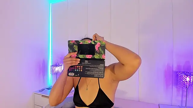 Snapshot of MarcelineTemptation chatting on October 18, 12:06 pm MarcelineTemptation online show from October 18, 12:06 pm