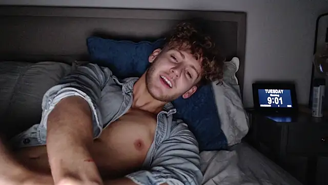 DominantAlex18 online show from December 2, 9:03 am