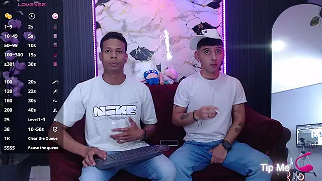 Snapshot of SpicyBoys_X chatting on October 11, 11:25 pm SpicyBoys X online show from October 11, 11:25 pm