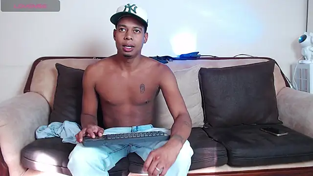 SpicyBoys X online show from April 12, 10:15 pm